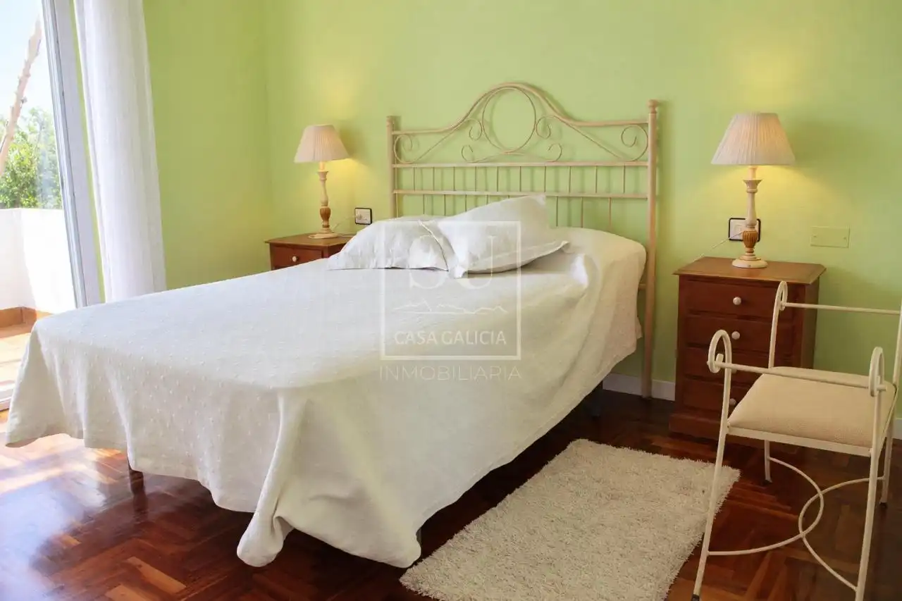 Dormitori de Casa adosada en venda en Baiona amb Calefacció, Jardí privat i Terrassa