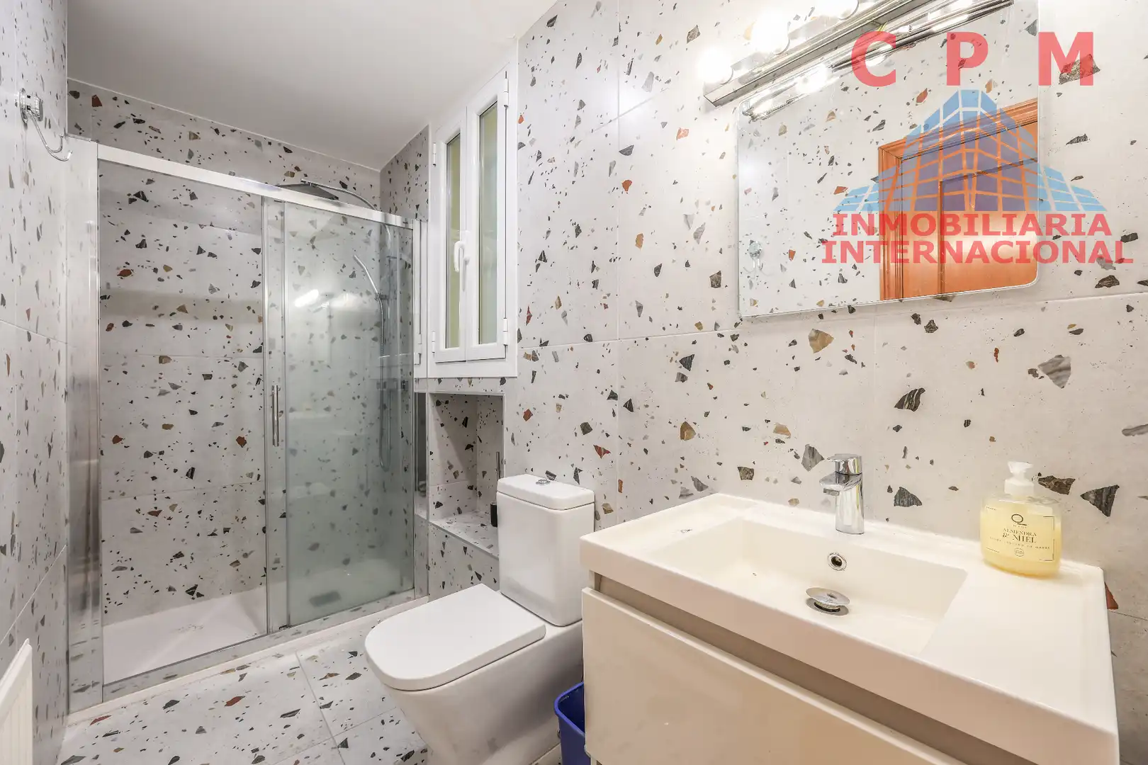 Bathroom of Flat for rent in Madrid  with Heating, Parquet flooring and Furnished