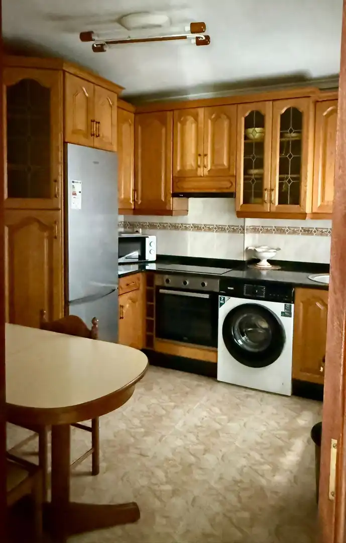 Küche von Wohnung zur Miete in Avilés mit Heizung und Möbliert