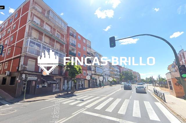 Local comercial en Venta en Avenida de Hernán Cortés en Casco Antiguo