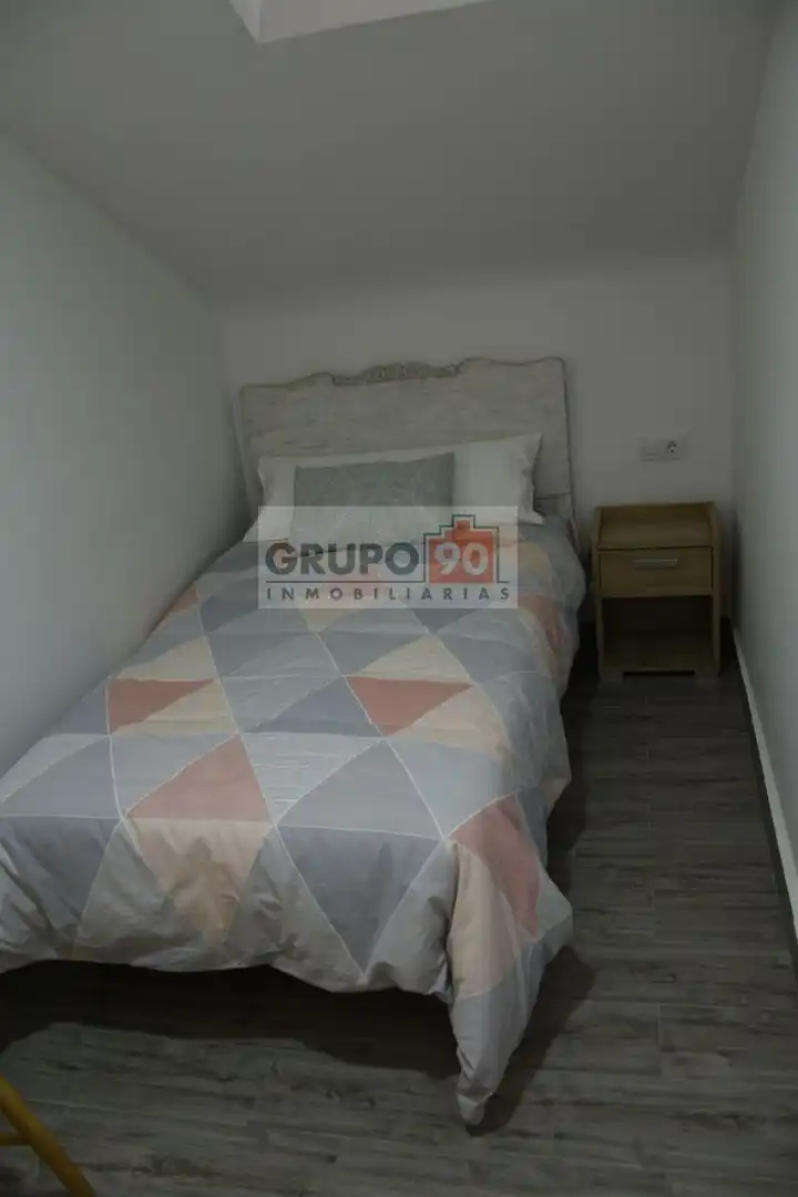 Habitación de Casa adosada en venta en Requena con Terraza y Trastero