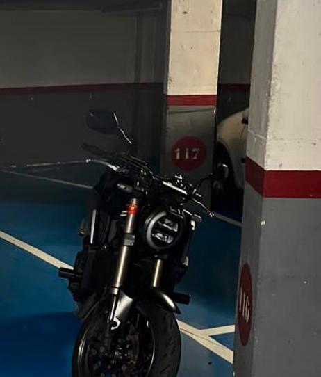 Foto 1 de Garatge de lloguer a Avinguda Sant Esteve, 30, Sant Miquel, Barcelona