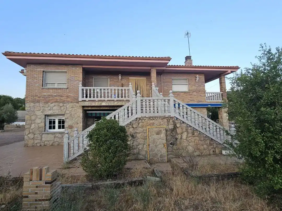 Vista exterior de Piso en venta en Valdemorillo con Aire acondicionado, Jardín privado y Trastero