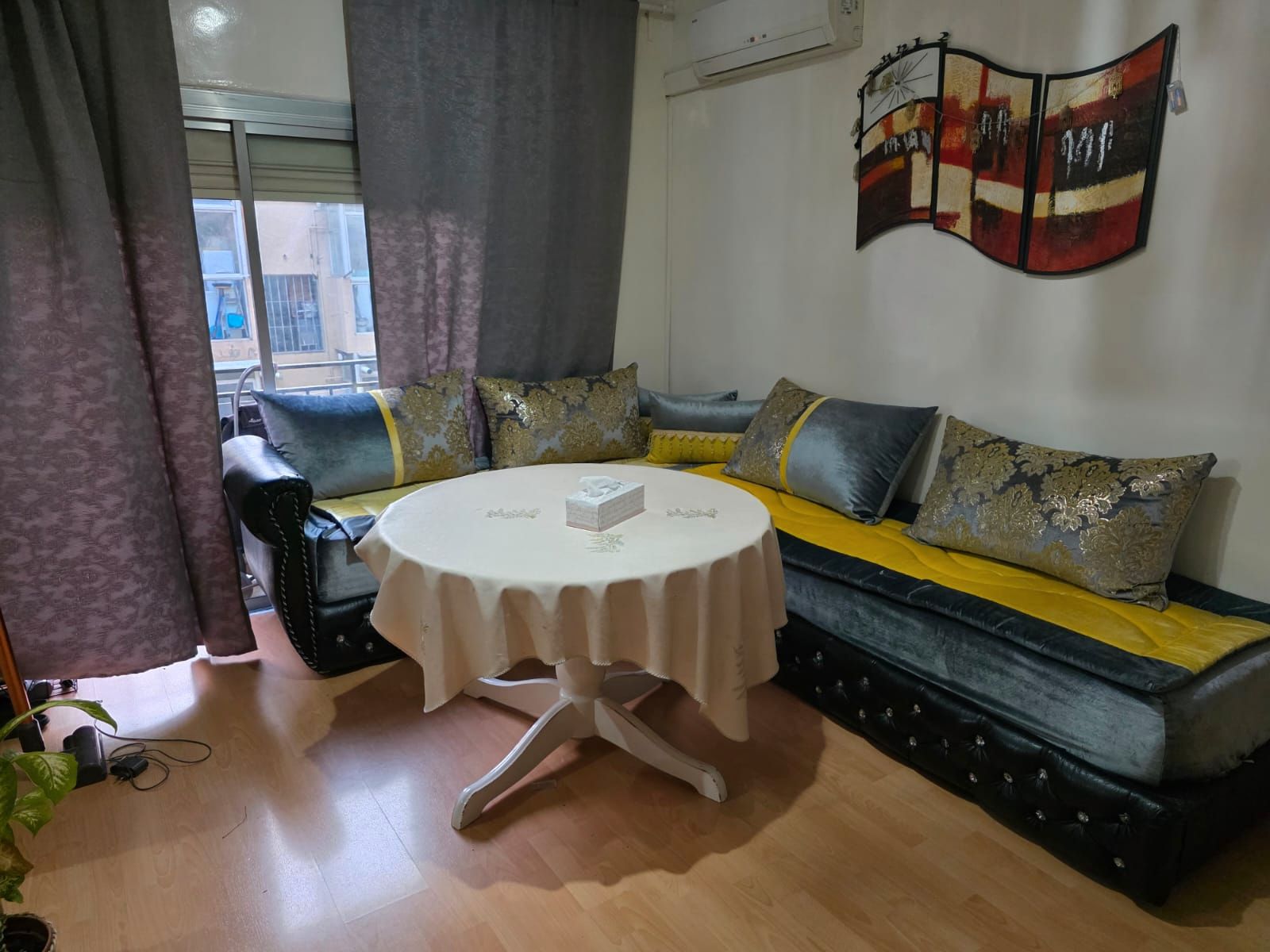 Living room of Flat for sale in L'Hospitalet de Llobregat  with Air Conditioner, Parquet flooring and Balcony