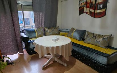 Sala d'estar de Pis en venda en L'Hospitalet de Llobregat amb Aire condicionat, Parquet i Balcó