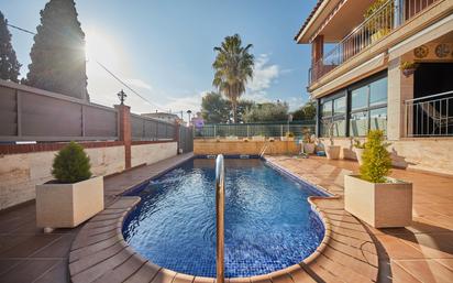 Swimming pool of House or chalet for sale in Calafell  with Air Conditioner, Heating and Private garden