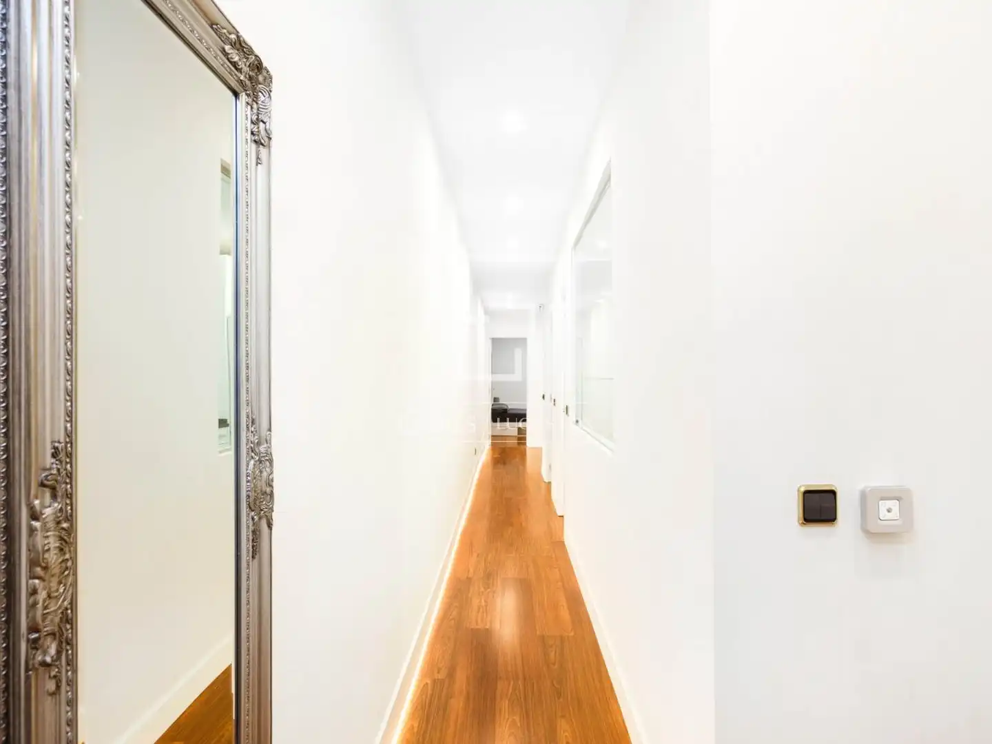 Flat for rent in Madrid  with Air Conditioner, Heating and Furnished