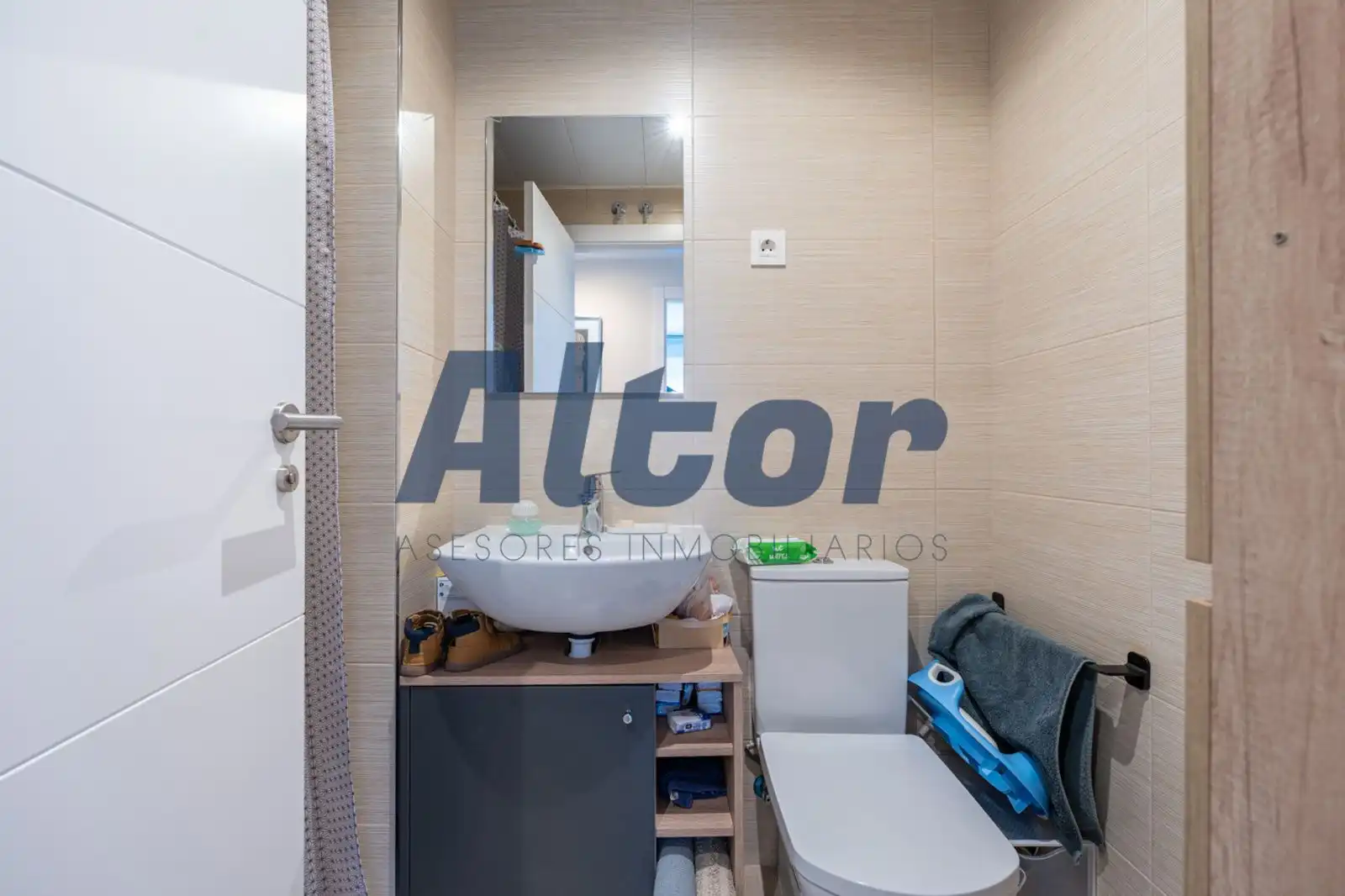 Bathroom of Flat for sale in Madrid  with Air Conditioner, Heating and Terrace