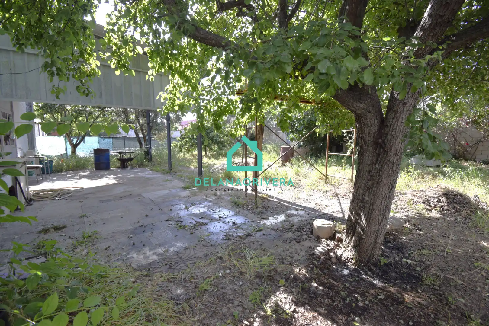 Garten von Fabrikhallen zum Verkauf in Paracuellos de Jarama