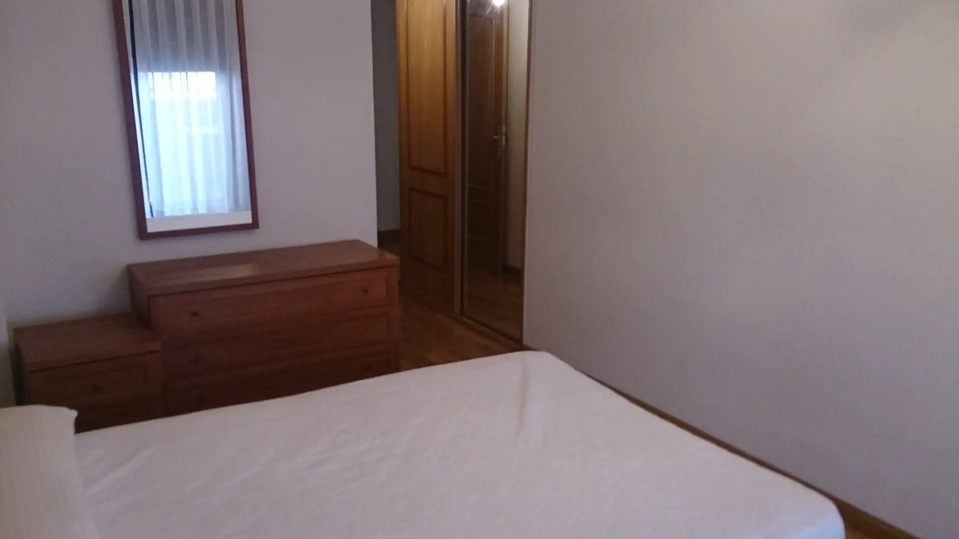 Schlafzimmer von Wohnung zur Miete in Zaragoza mit Klimaanlage, Heizung und Parkett