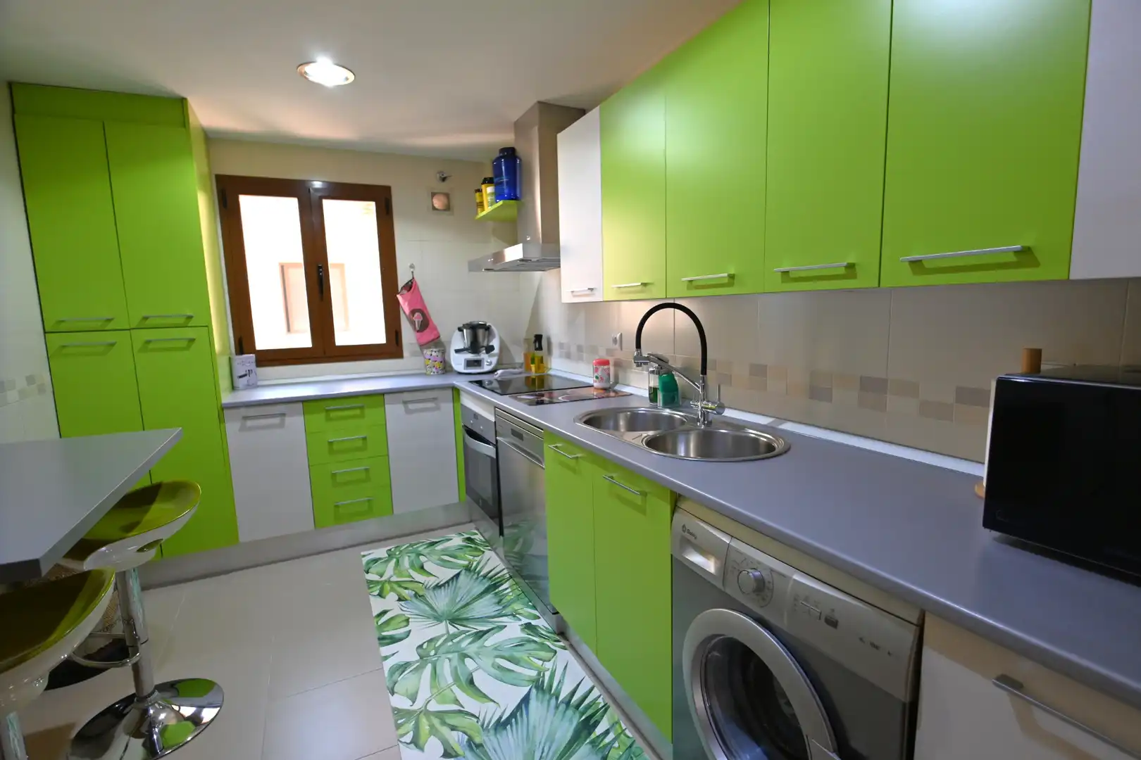 Kitchen of Flat for sale in La Zubia  with Air Conditioner, Storage room and Balcony