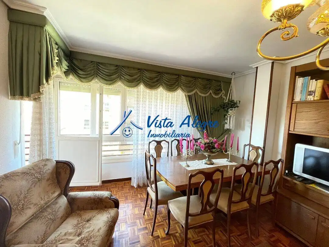 Comedor de Piso en venta en Haro con Calefacción, Terraza y Amueblado