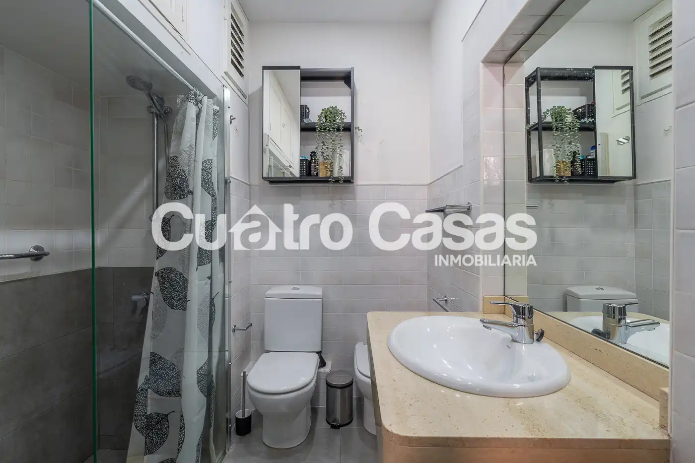 Bathroom of Flat for sale in Barcelona  with Air Conditioner, Heating and Parquet flooring