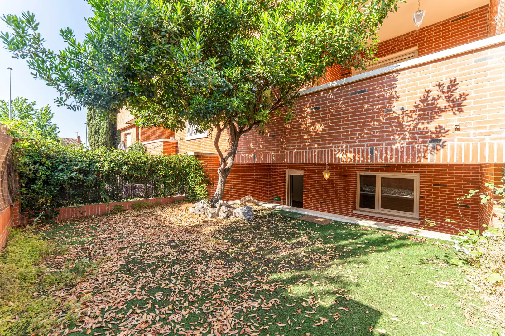Jardín de Casa adosada en venta en Las Rozas de Madrid con Calefacción, Jardín privado y Parquet
