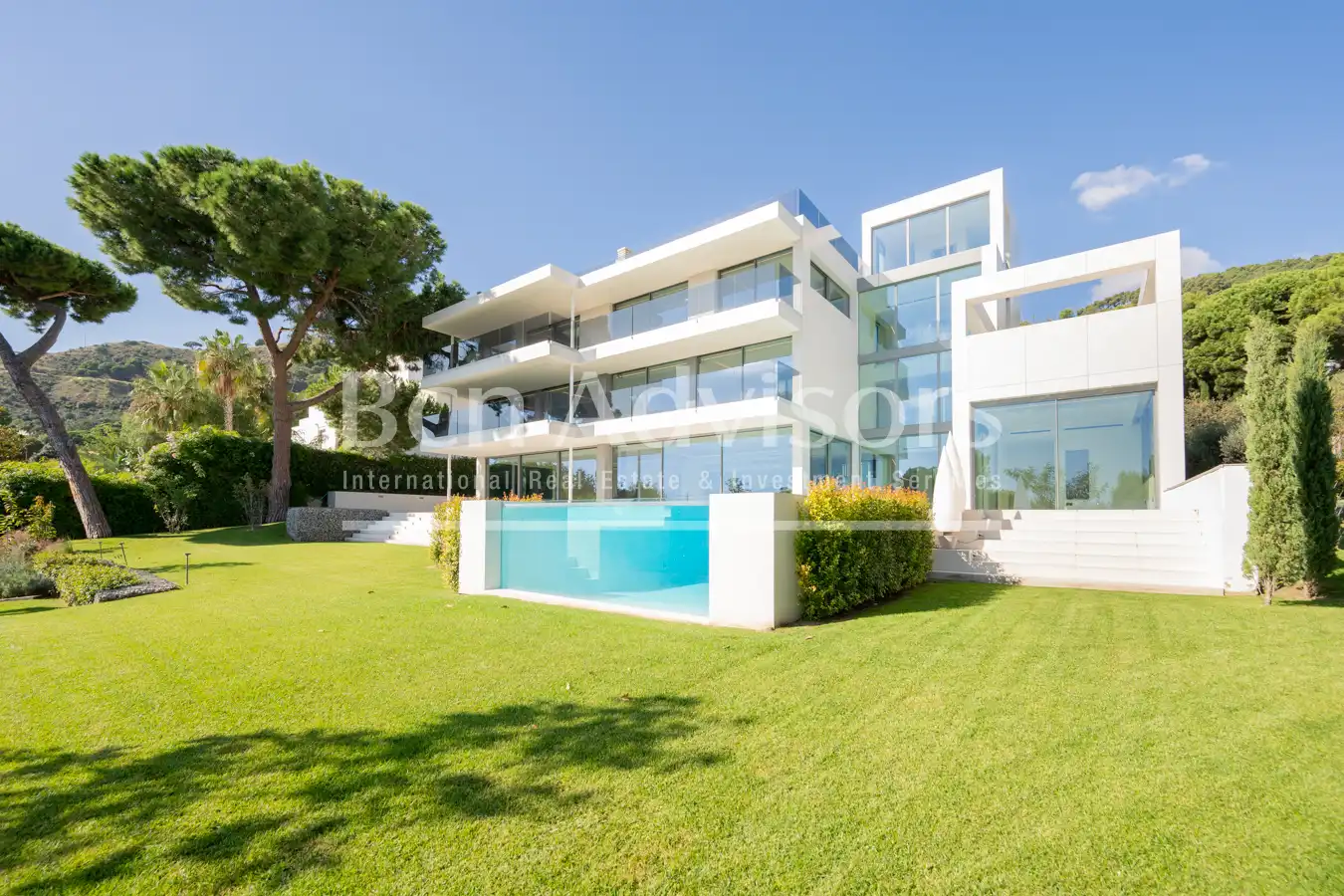 Vista exterior de Casa o chalet en venta en Barcelona con Aire acondicionado, Calefacción y Jardín privado