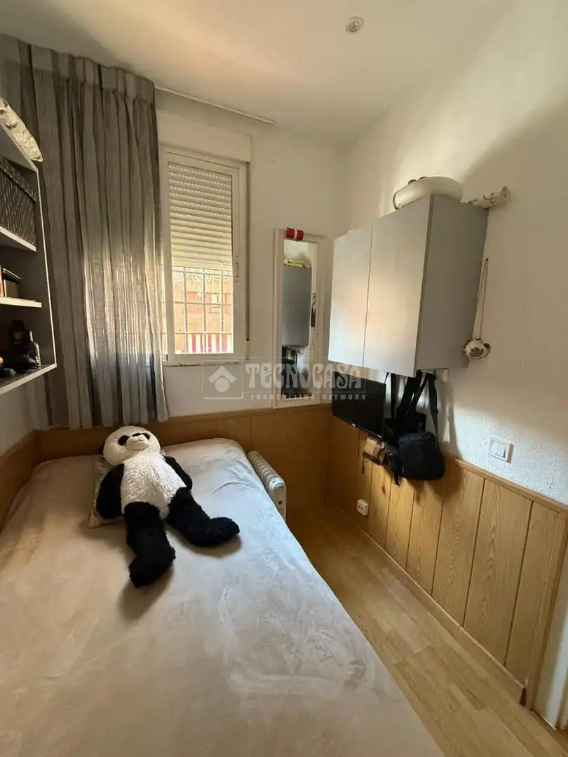 Bedroom of Flat for sale in Madrid  with Air Conditioner and Heating