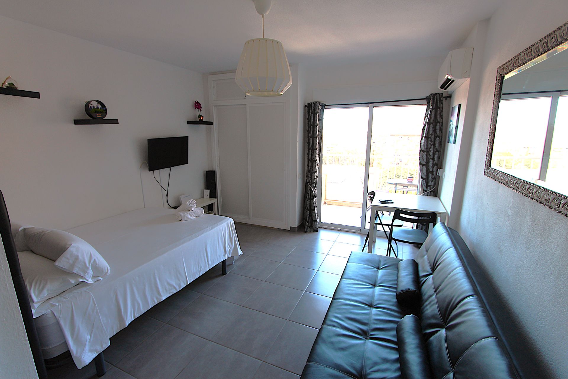 Bedroom of Study for sale in Benalmádena  with Air Conditioner, Terrace and Furnished