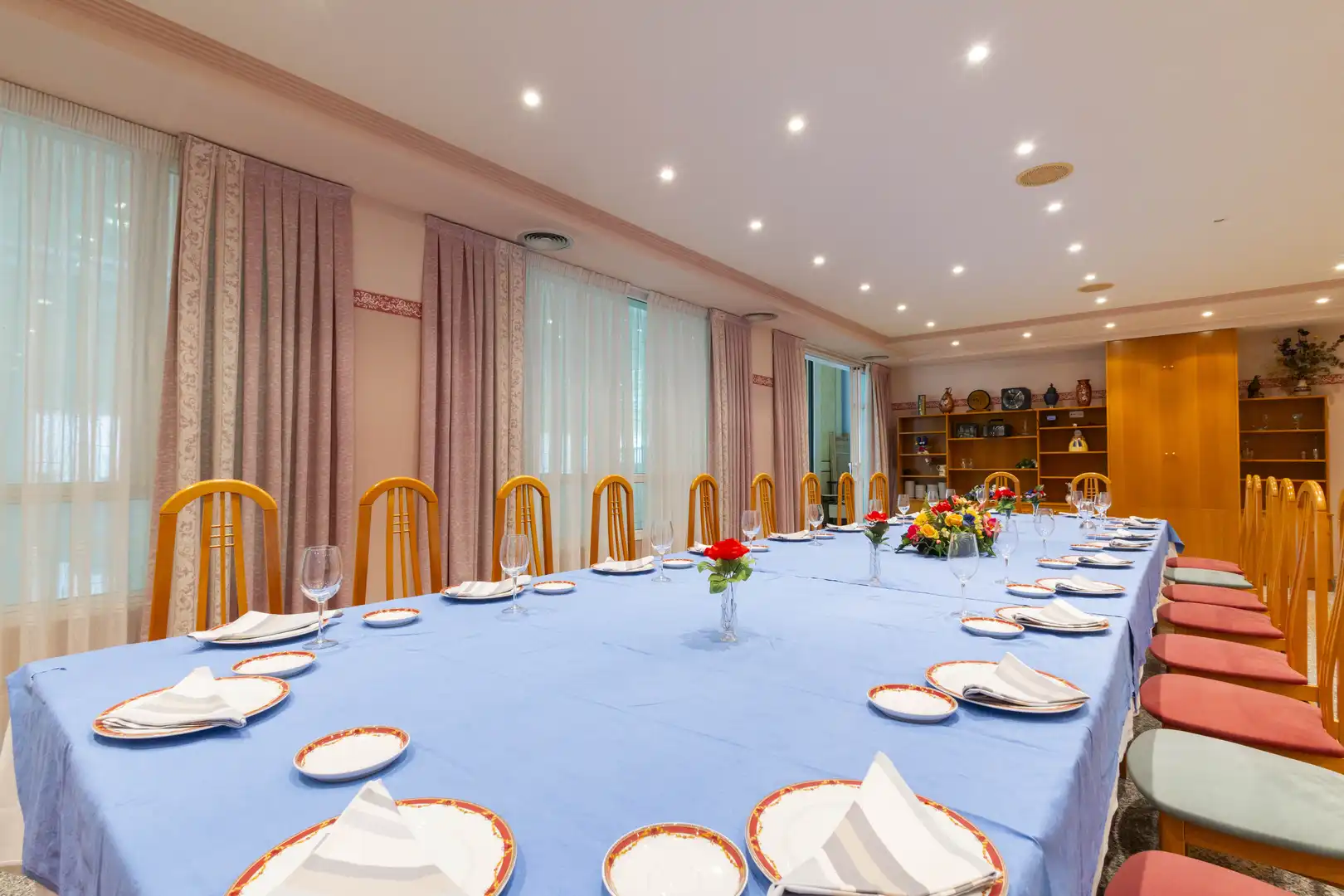 Comedor de Edificio en venta en Cavia