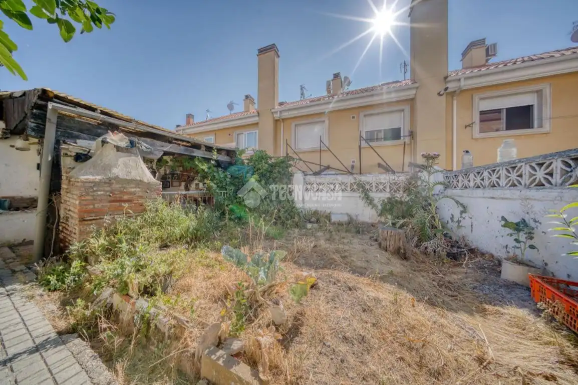 Jardí de Casa o xalet en venda en Arroyo de la Encomienda amb Terrassa i Traster