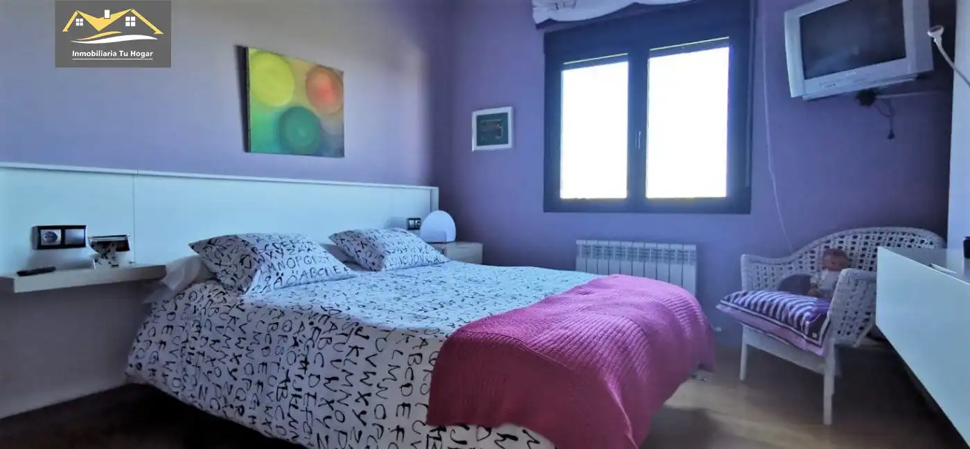 Habitación de Casa o chalet en venta en A Pobra de Trives  con Calefacción, Terraza y Trastero