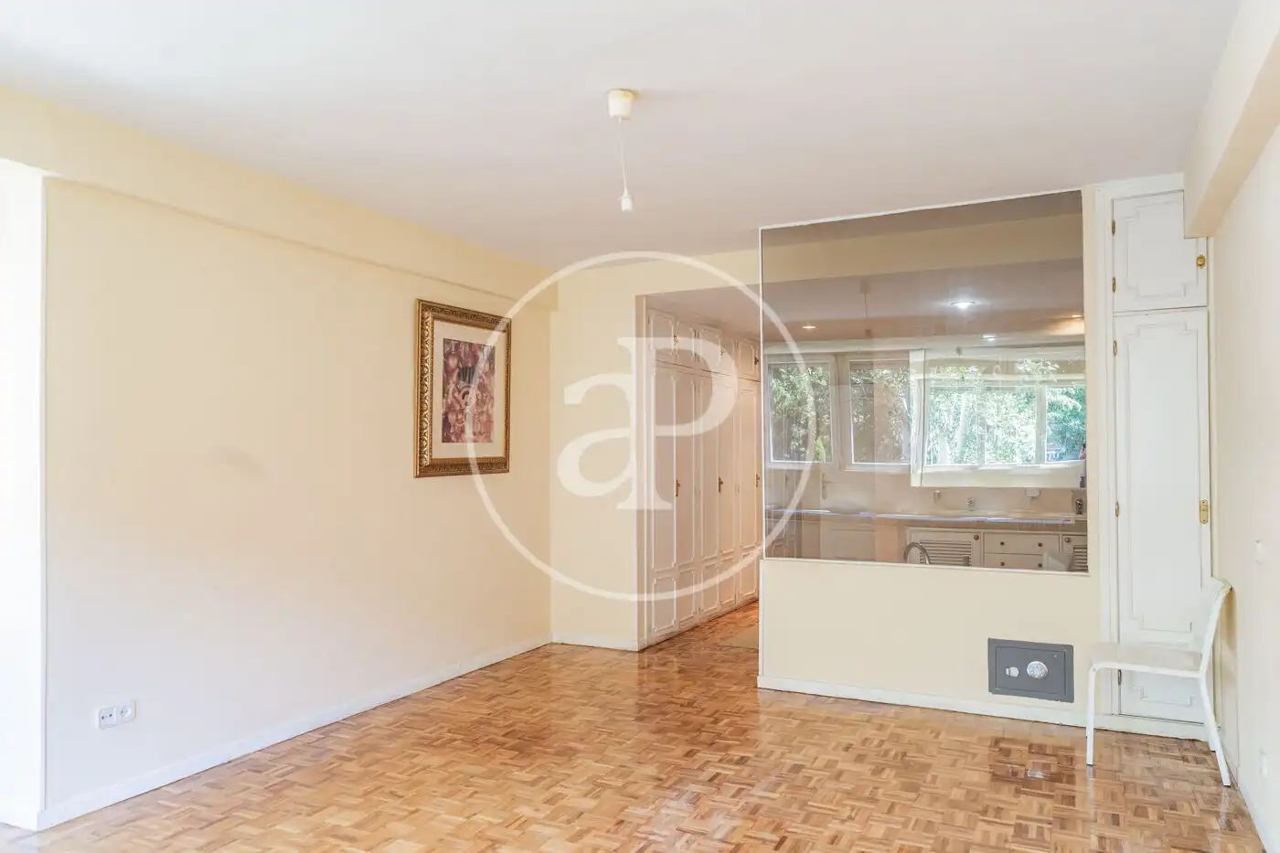 Sala d'estar de Pis en venda en Madrid amb Aire condicionat, Calefacció i Jardí privat