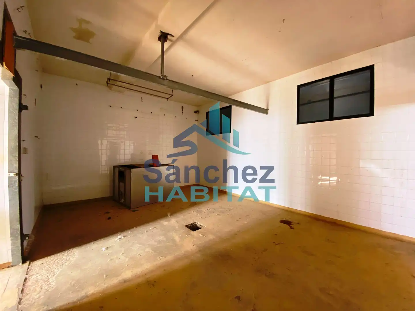 Industrial buildings for sale in Chelva