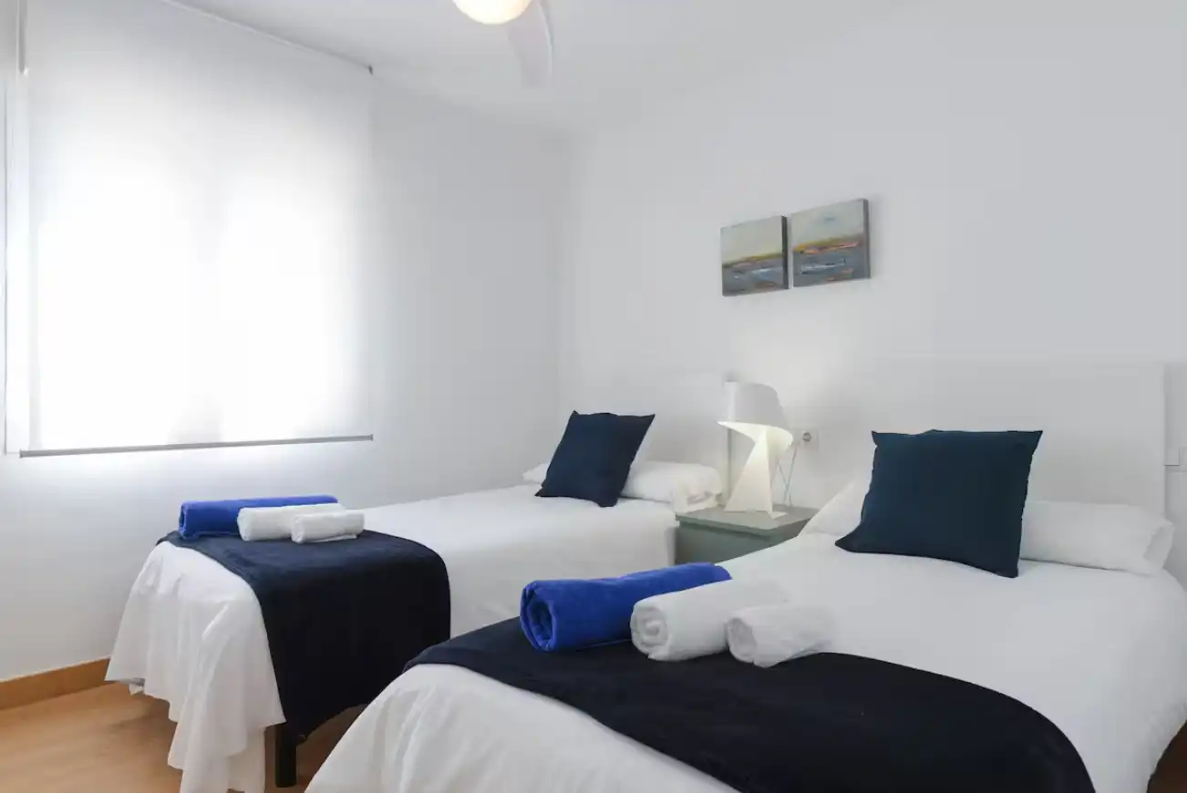 Bedroom of Apartments for rent in Marbella  with Air Conditioner, Heating and Parquet flooring