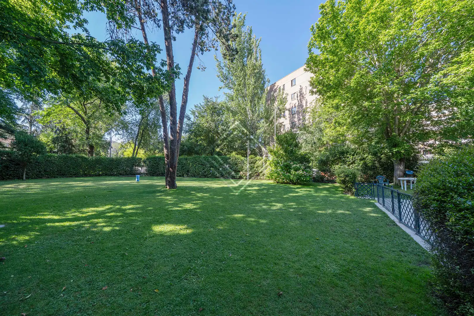 Jardí de Pis en venda en Madrid amb Jardí privat, Terrassa i Piscina comunitària