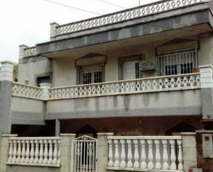 Exterior view of House or chalet for sale in Sant Vicenç Dels Horts