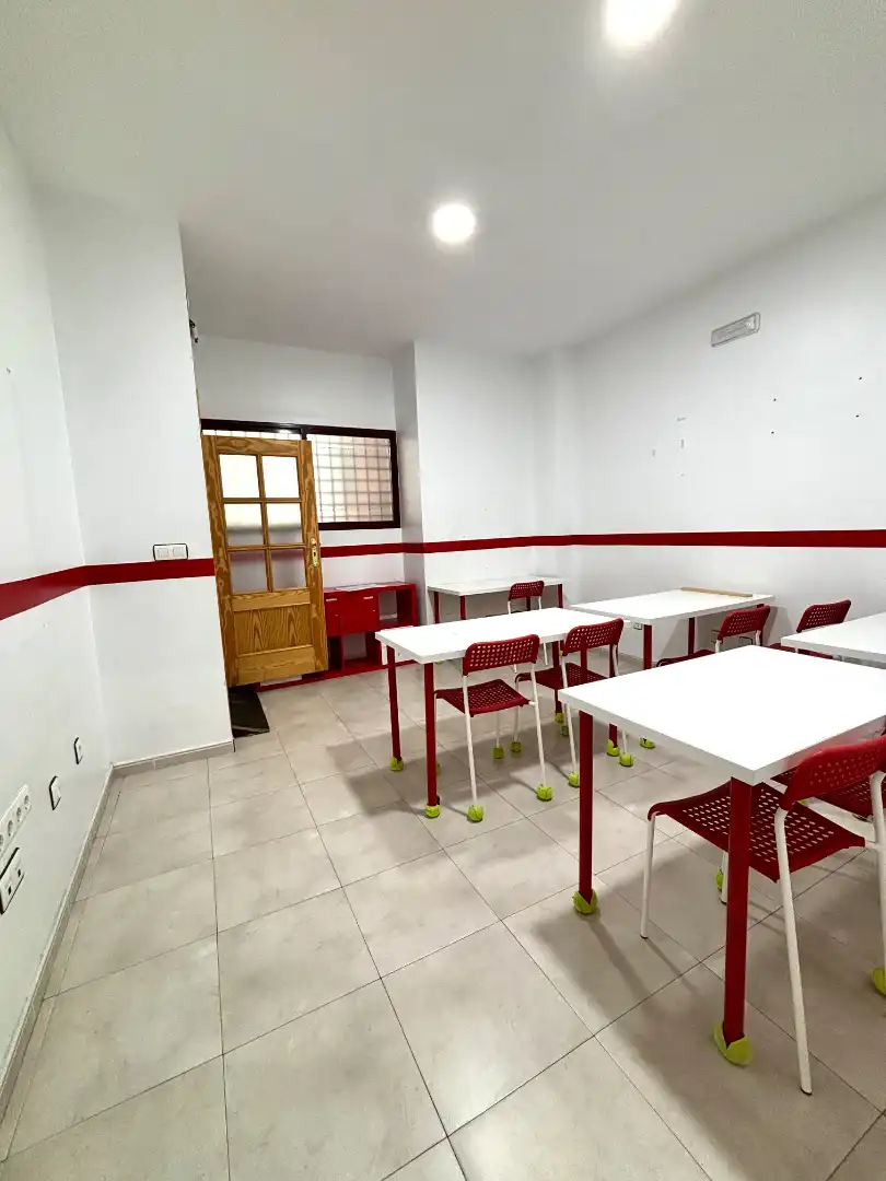 Geschaftsraum zur Miete in Plasencia mit Möbliert