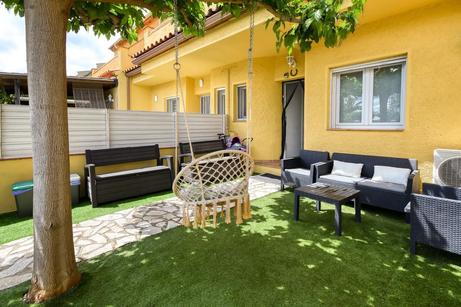 Terrassa de Casa adosada en venda en Torroella de Fluvià amb Aire condicionat, Calefacció i Jardí privat