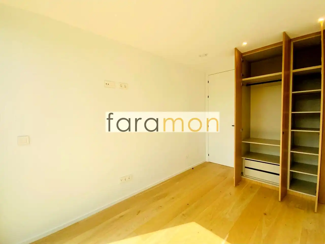 Habitación de Casa adosada en venta en Nigrán con Calefacción, Jardín privado y Terraza