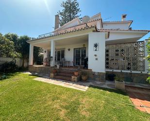 Jardí de Casa o xalet en venda en Benalmádena amb Aire condicionat, Jardí privat i Piscina