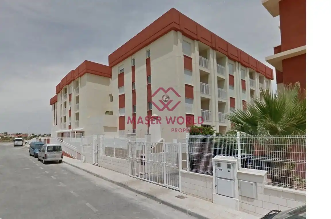 Rez-de-chaussée avec piscine à vendre à Orihuela Costa