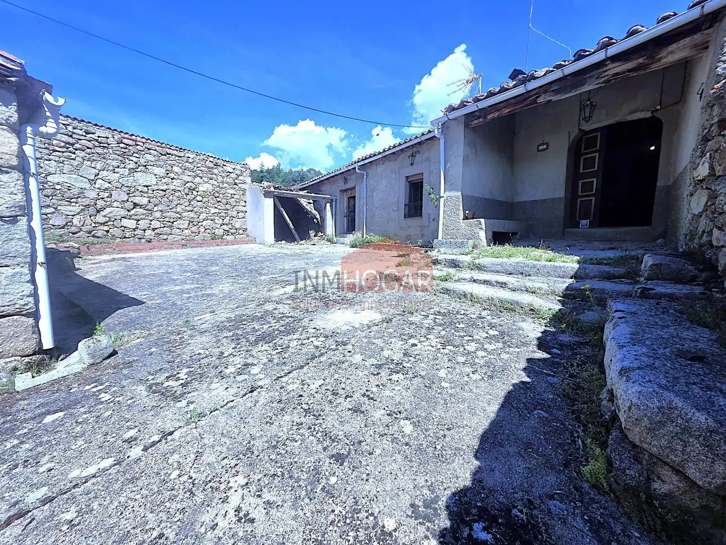 Vista exterior de Casa o chalet en venta en Villatoro con Amueblado