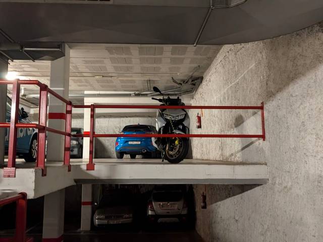Garaje en Alquiler en Carrer de Marinel·lo Bosch, 119 en Cementiri Vell