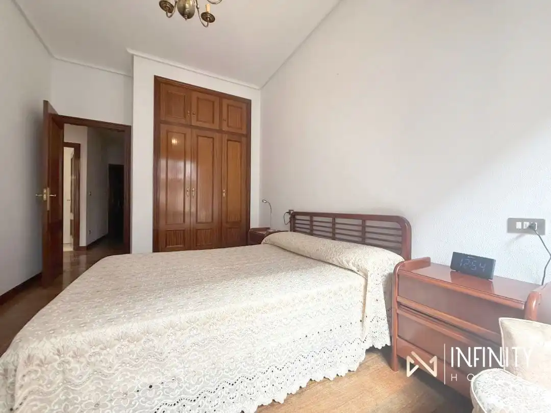 Flat for sale in Cosme Echevarrieta Kalea, Abandoibarra - Guggenheim