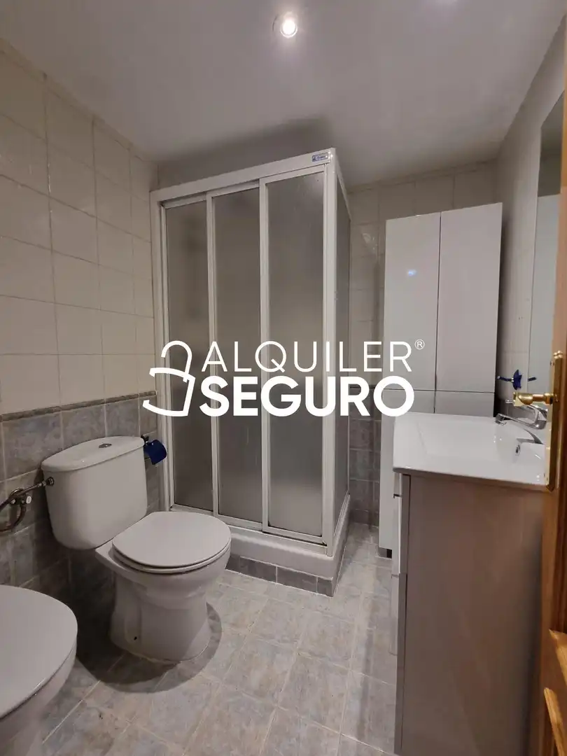Bany de Pis de lloguer en Alpedrete amb Calefacció, Terrassa i Traster