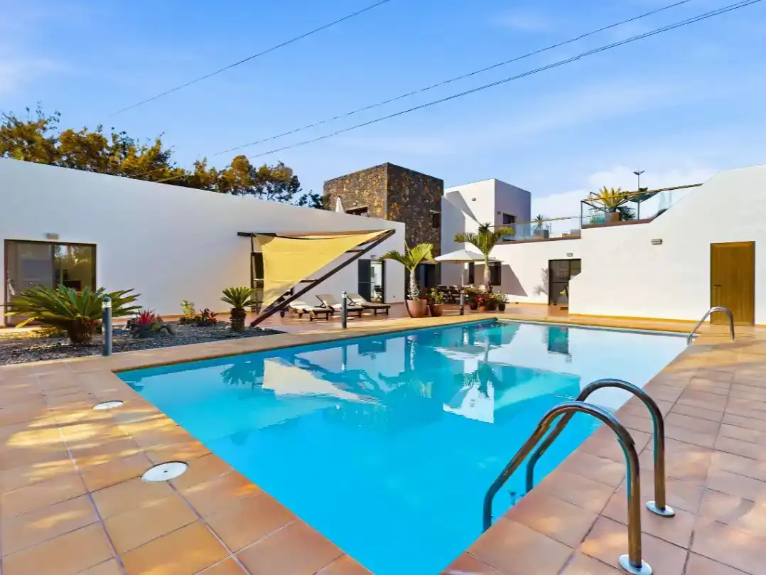 Piscina de Finca rústica en venda en La Oliva amb Jardí privat i Piscina