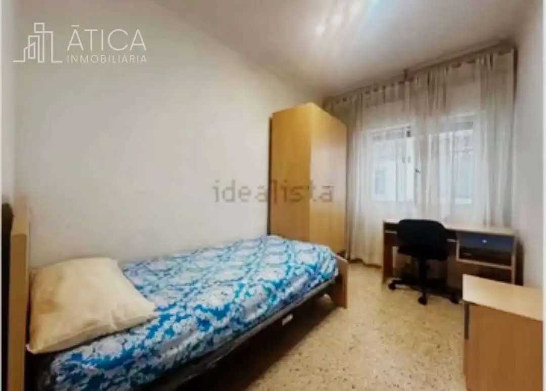 Habitación de Piso de alquiler en Castillejo de Martín Viejo con Calefacción, Terraza y Amueblado