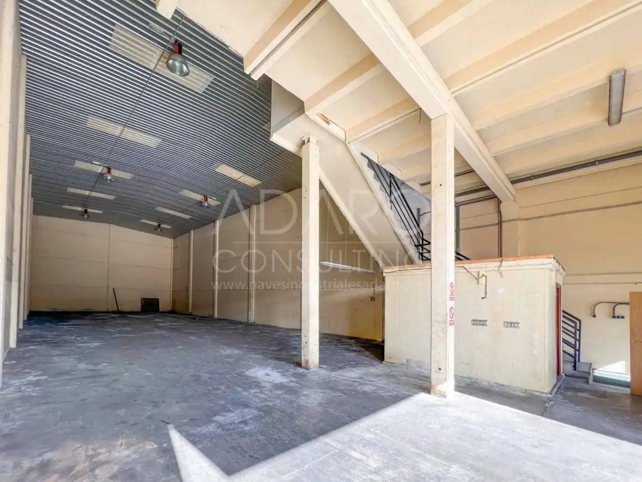 Nave industrial en venta en Alcalá de Henares con Alarma
