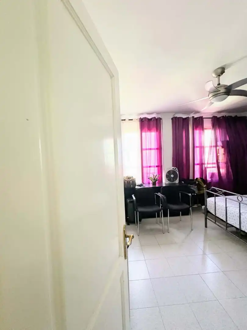 Casa aparellada en venda a Calle Argentina, imagen 2