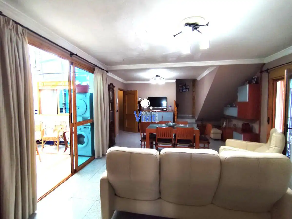 Living room of Houses for sale in Sevilla  with Terrace and Balcony