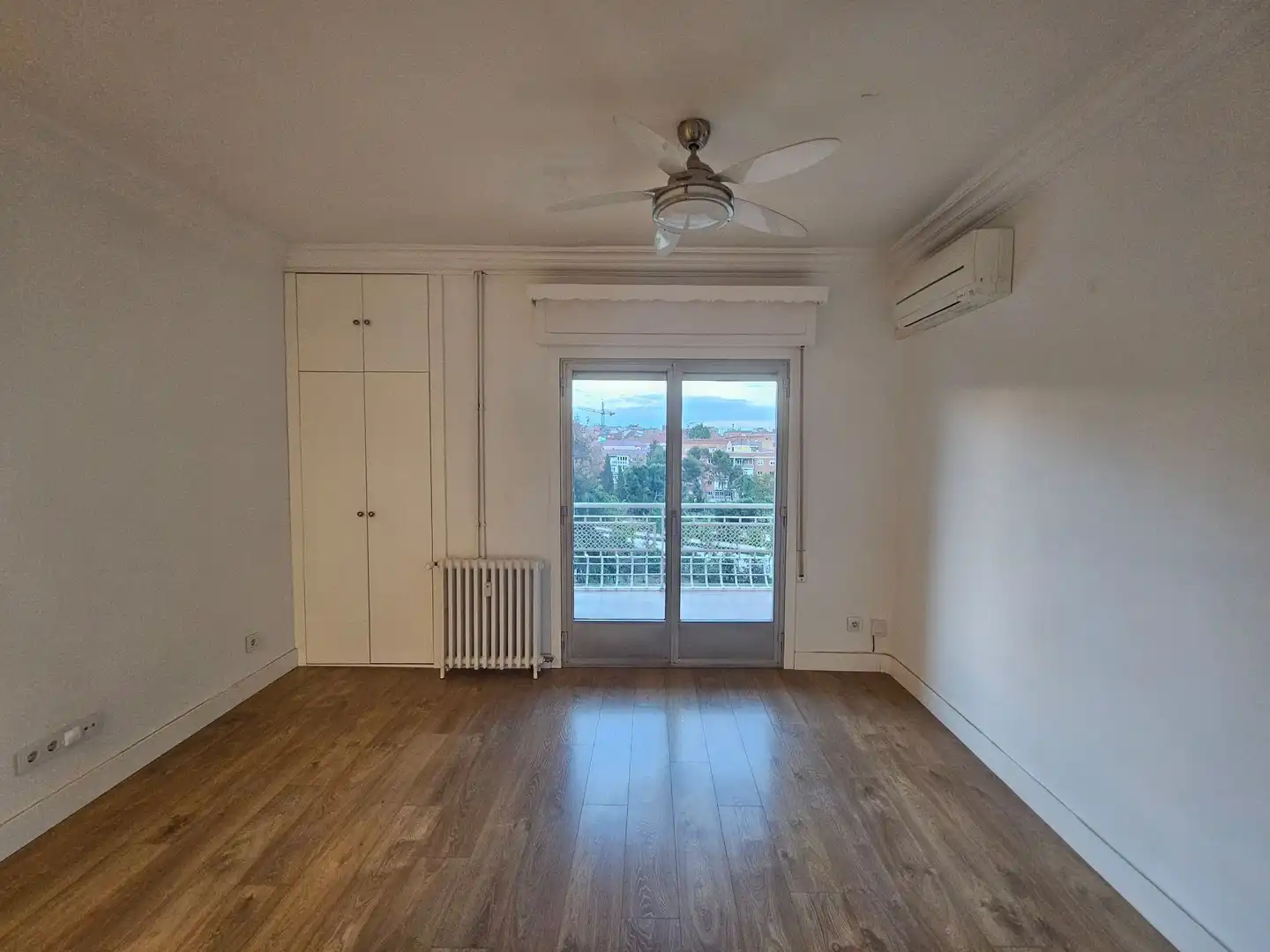 Habitación de Piso de alquiler en  Madrid Capital con Aire acondicionado, Calefacción y Terraza