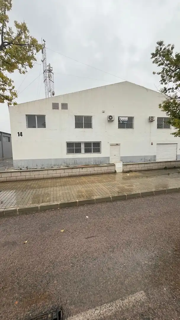 Fabrikhallen zur Miete in Algorós - El Derramador