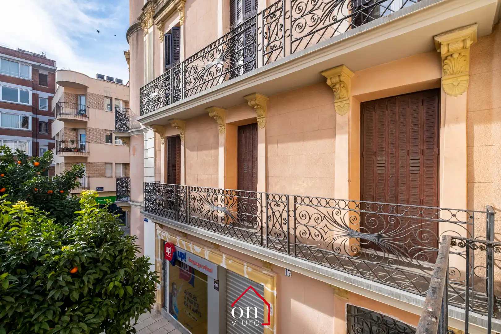 Vista exterior de Piso en venta en Terrassa con Calefacción, Horno y Internet