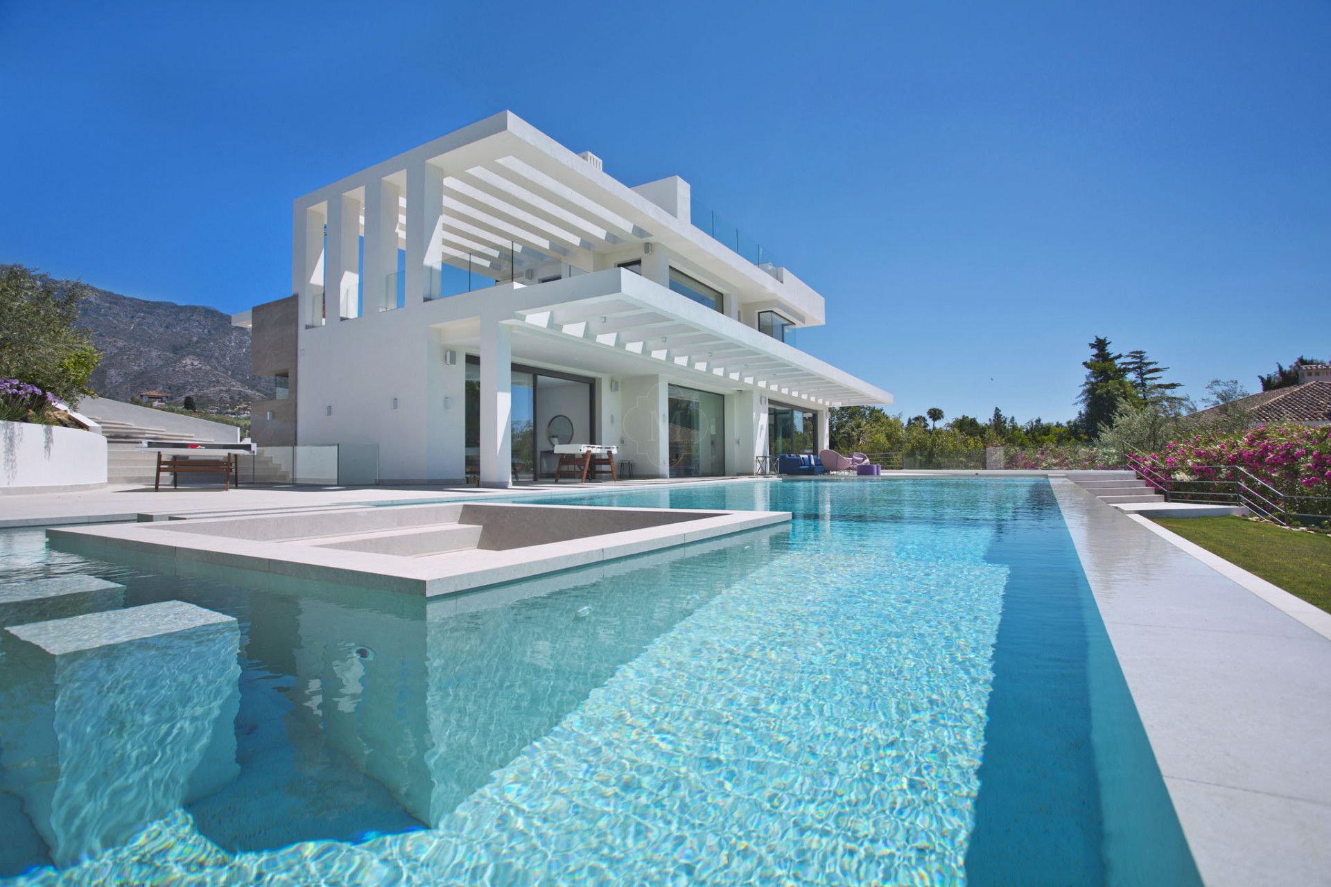 Swimming pool of House or chalet to rent in Marbella  with Air Conditioner, Private garden and Terrace