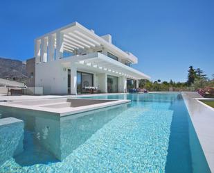 Swimming pool of House or chalet to rent in Marbella  with Air Conditioner, Private garden and Terrace