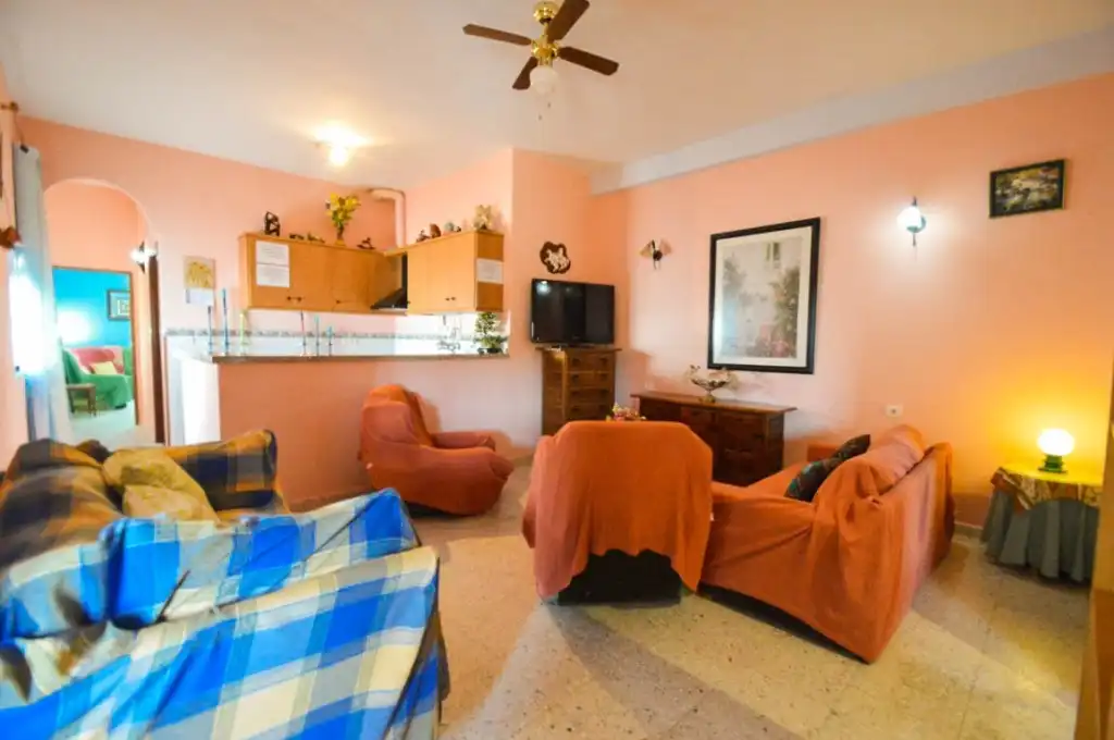 Sala d'estar de Finca rústica en venda en Archidona amb Jardí privat, Terrassa i Traster