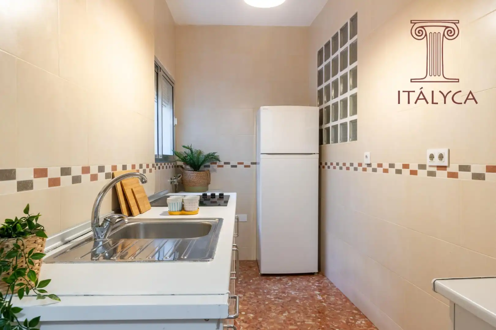 Kitchen of Flat for sale in Sevilla  with Air Conditioner and Terrace